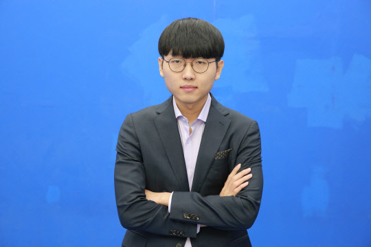 한국 바둑 역대 최고 승률을 기록한 신진서(20) 9단이 2020년 최고의 기사 영예를 안았다. [한국기원 제공]